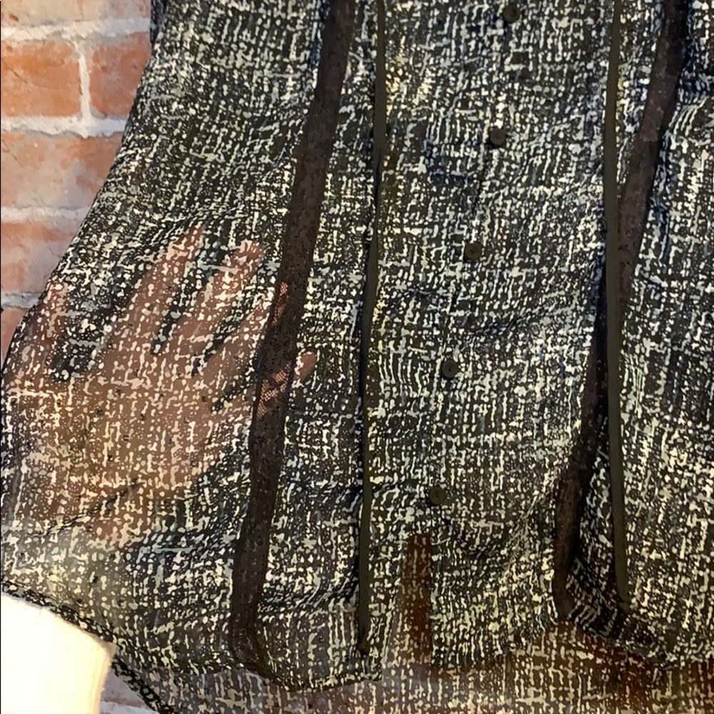 Detailed Blouse - Picture 3 of 4